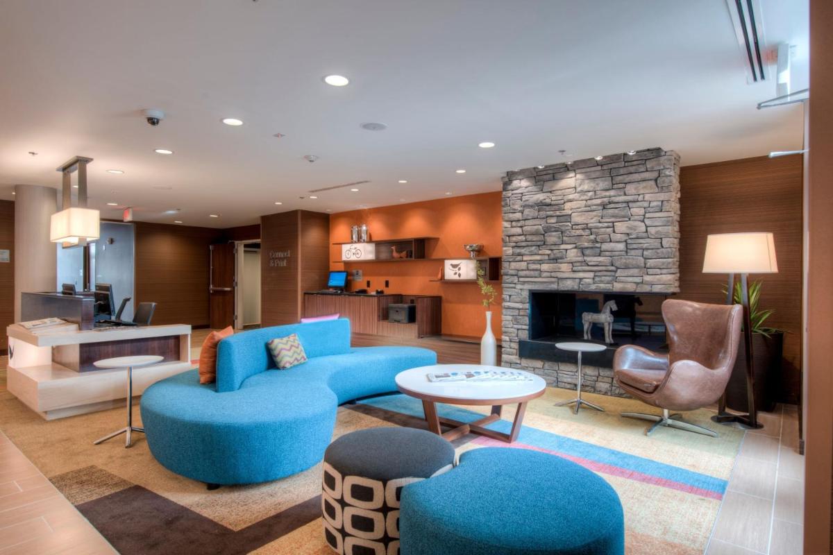 Fairfield Inn & Suites by Marriott Charlotte Airport - image 4