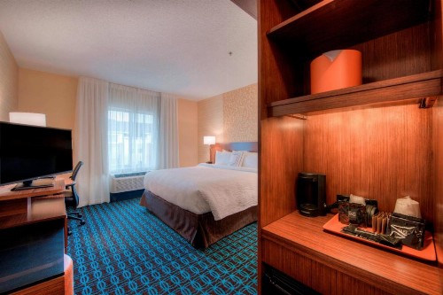 Fairfield Inn & Suites by Marriott Charlotte Airport - image 8