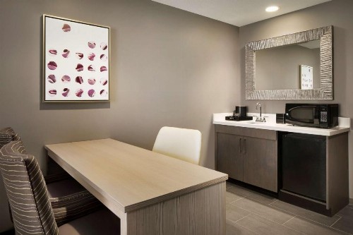 Embassy Suites by Hilton Charlotte Uptown - image 25