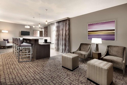 Embassy Suites by Hilton Charlotte Uptown - image 40