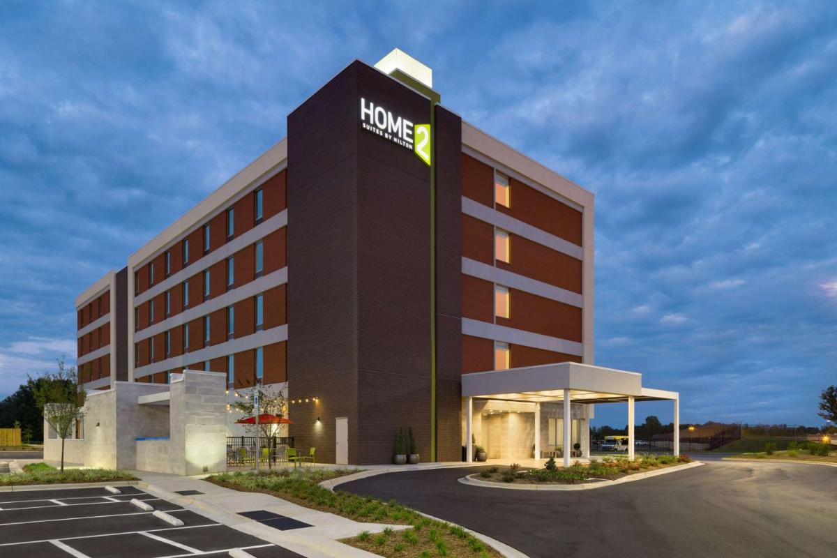 Home2 Suites by Hilton Charlotte Airport - main image