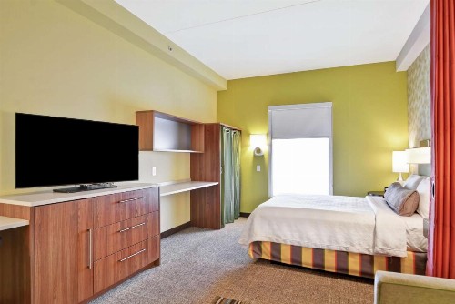 Home2 Suites by Hilton Charlotte Airport - image 16