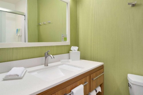 Home2 Suites by Hilton Charlotte Airport - image 19