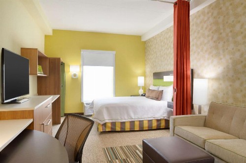 Home2 Suites by Hilton Charlotte Airport - image 2