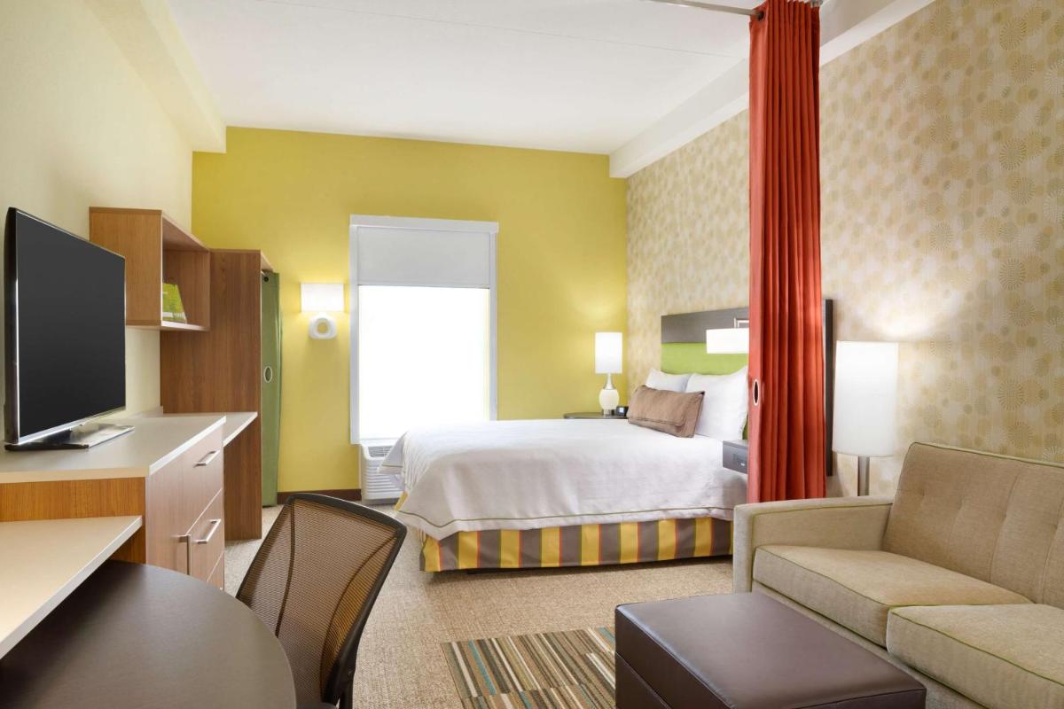 Home2 Suites by Hilton Charlotte Airport - image 2