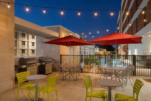 Home2 Suites by Hilton Charlotte Airport - image 4