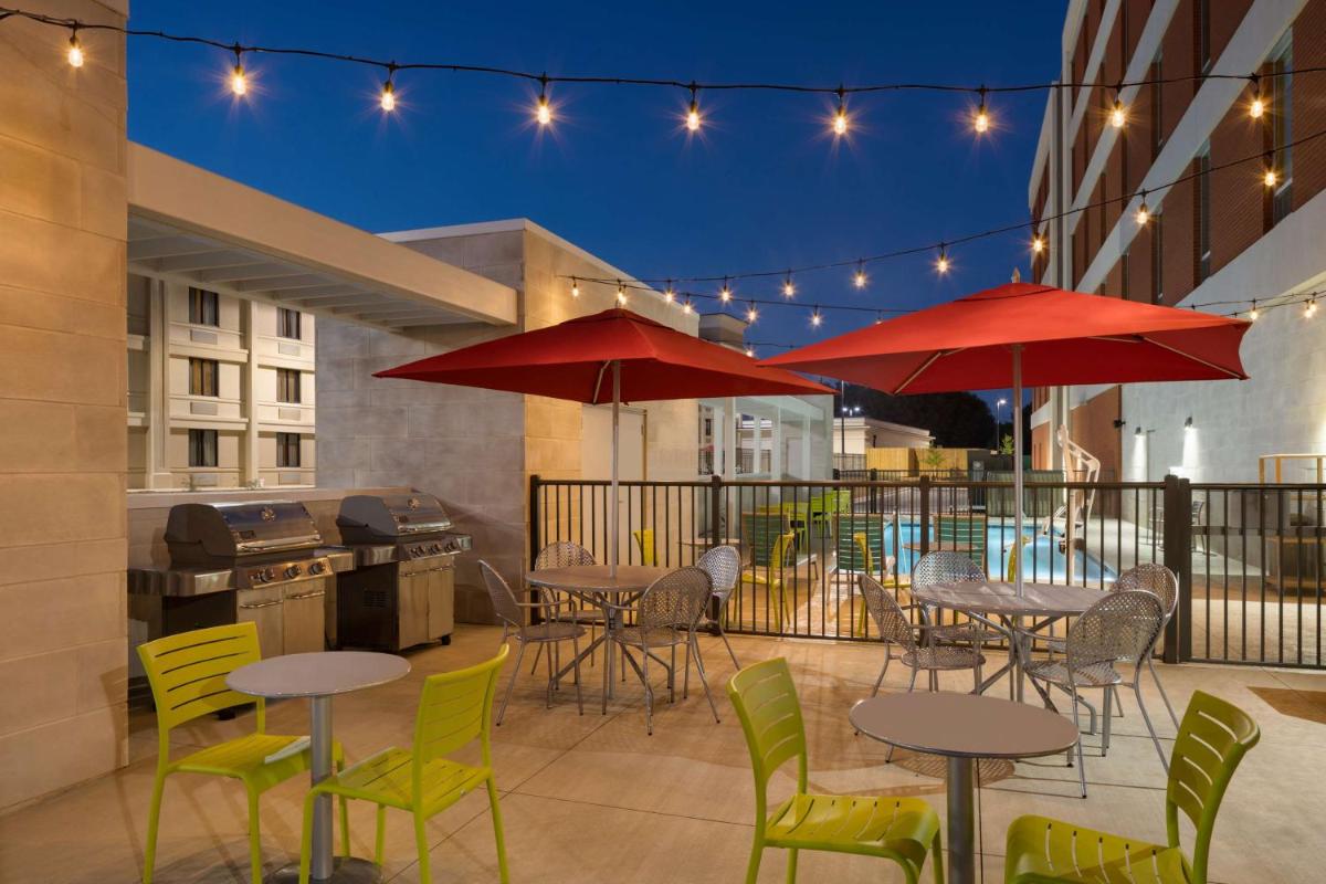 Home2 Suites by Hilton Charlotte Airport - image 4