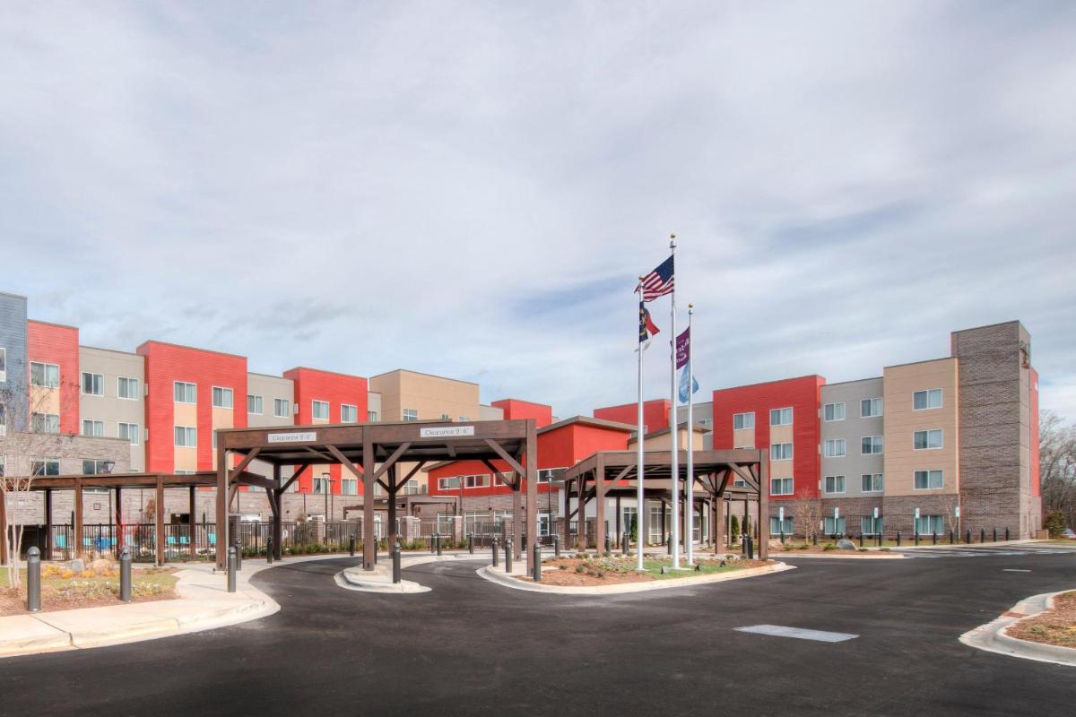 Residence Inn by Marriott Charlotte Airport - image 2