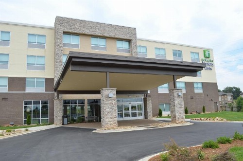 Holiday Inn Express & Suites - Charlotte NE - University Area an IHG Hotel - image 19