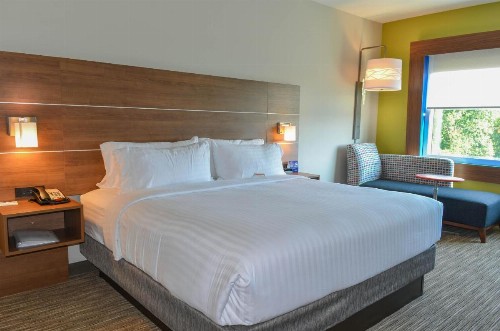 Holiday Inn Express & Suites - Charlotte NE - University Area an IHG Hotel - image 27