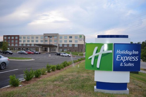 Holiday Inn Express & Suites - Charlotte NE - University Area an IHG Hotel - image 30