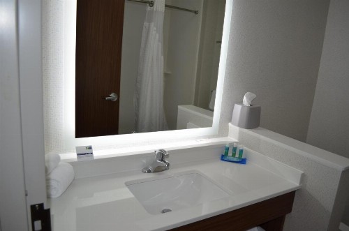Holiday Inn Express & Suites - Charlotte NE - University Area an IHG Hotel - image 34