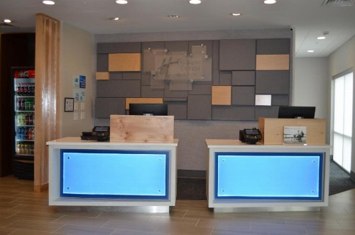 Holiday Inn Express & Suites - Charlotte NE - University Area an IHG Hotel - image 7