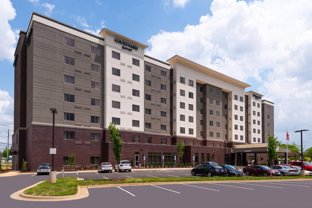 Courtyard by Marriott Charlotte Northlake - image 2