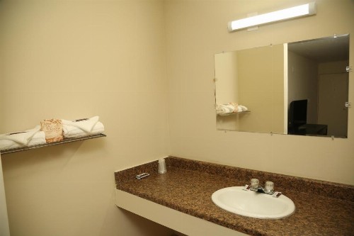 Economy Inn - Charlotte - image 3