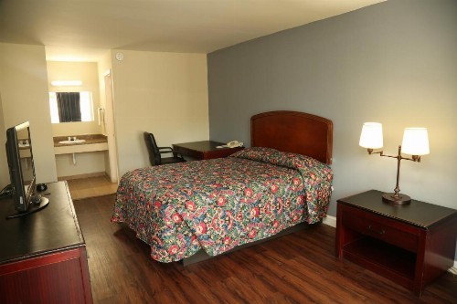 Economy Inn - Charlotte - image 6