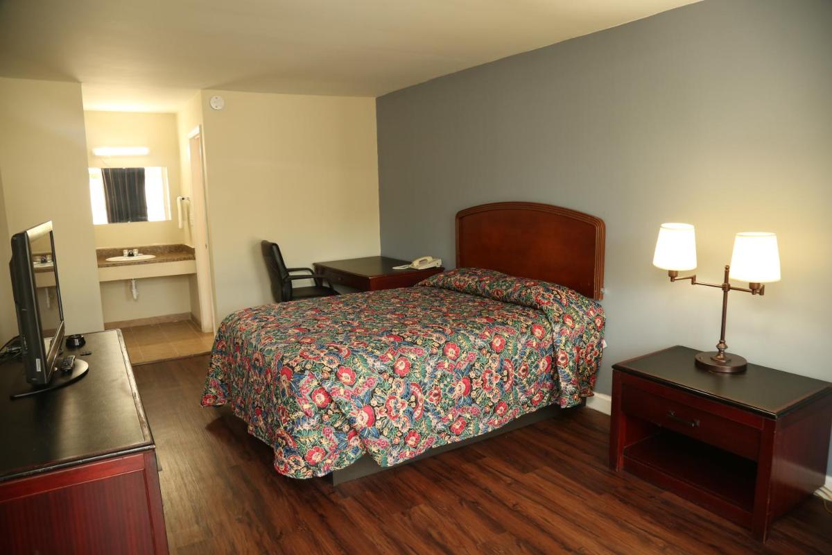 Economy Inn - Charlotte - image 6