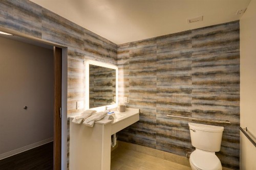Holiday Inn Express & Suites - Charlotte - South End an IHG Hotel - image 27