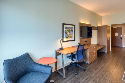 Holiday Inn Express & Suites - Charlotte - South End an IHG Hotel - image 41