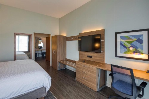 Holiday Inn Express & Suites - Charlotte - South End an IHG Hotel - image 48