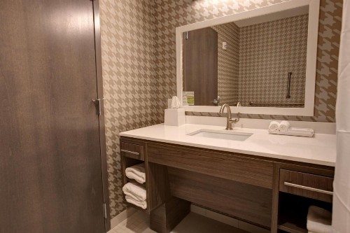 Home2 Suites By Hilton Charlotte Uptown - image 5