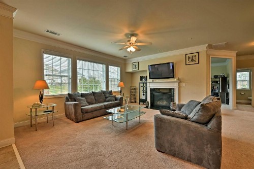 Modern Charlotte Home Minutes From Downtown! - image 10