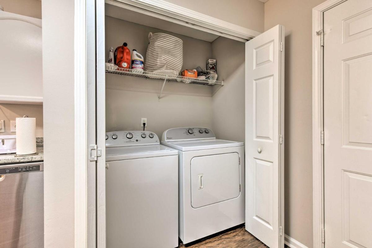 Updated Charlotte Home with Deck - 10 Minutes to UNCC - image 6