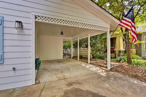 Chic Urban Farmhouse in Historic Dilworth with Patio - image 7