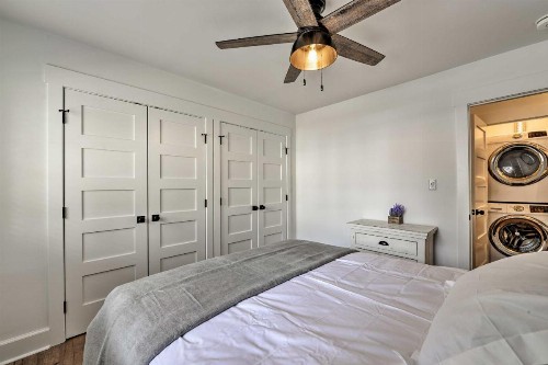 Chic Urban Farmhouse in Historic Dilworth with Patio - image 8