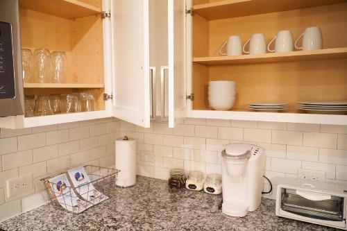 Luxury Dilworth 1BR - Near Food Shops & Greenway - image 5