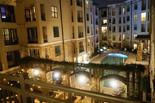 Luxury Dilworth 1BR - Near Food Shops & Greenway - image 8