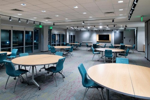 Aloft Charlotte Airport - image 32