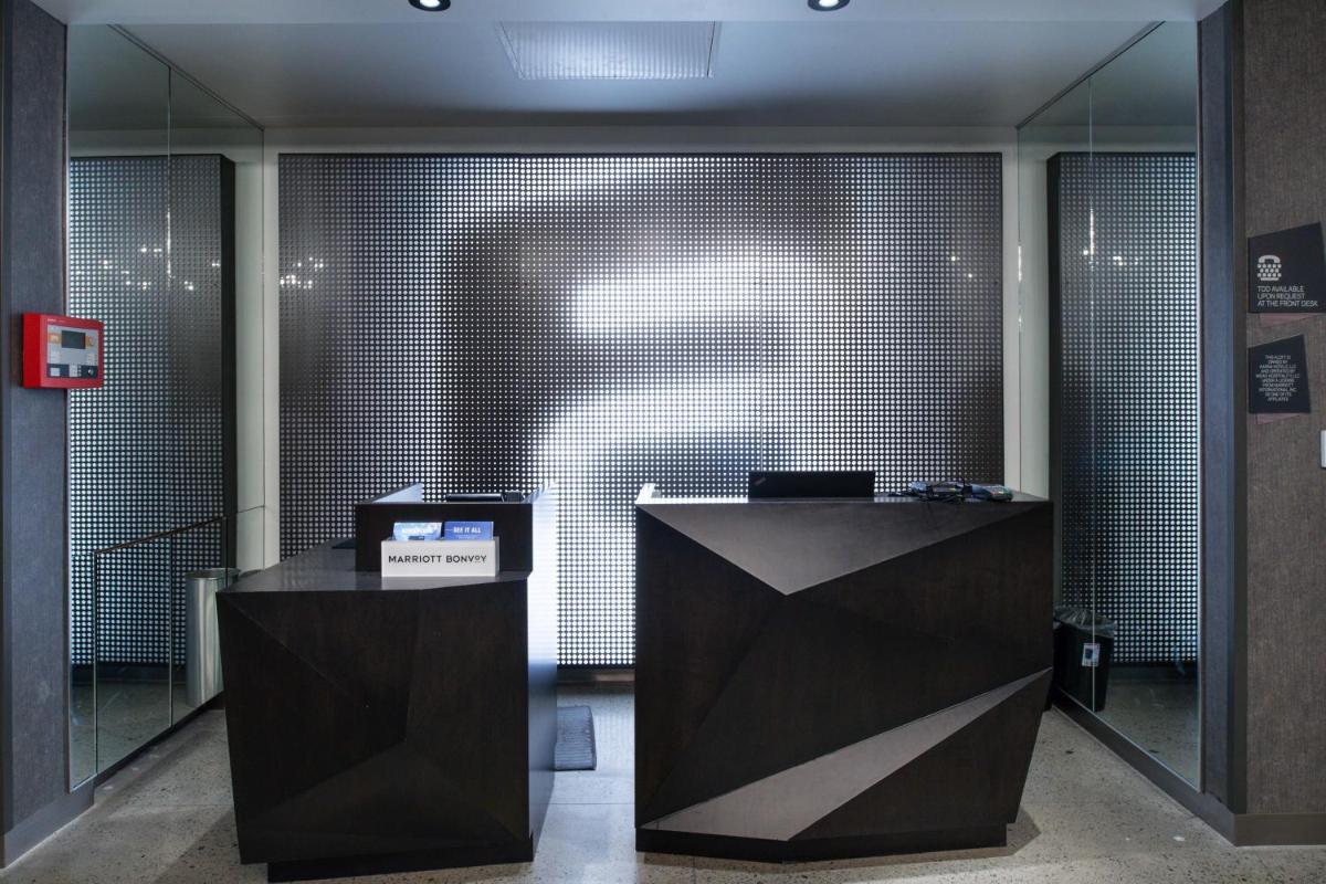 Aloft Charlotte Airport - image 4