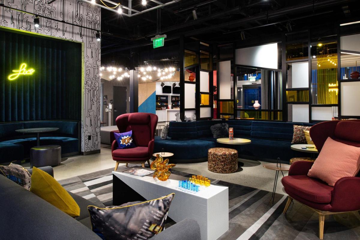 Aloft Charlotte Airport - image 6