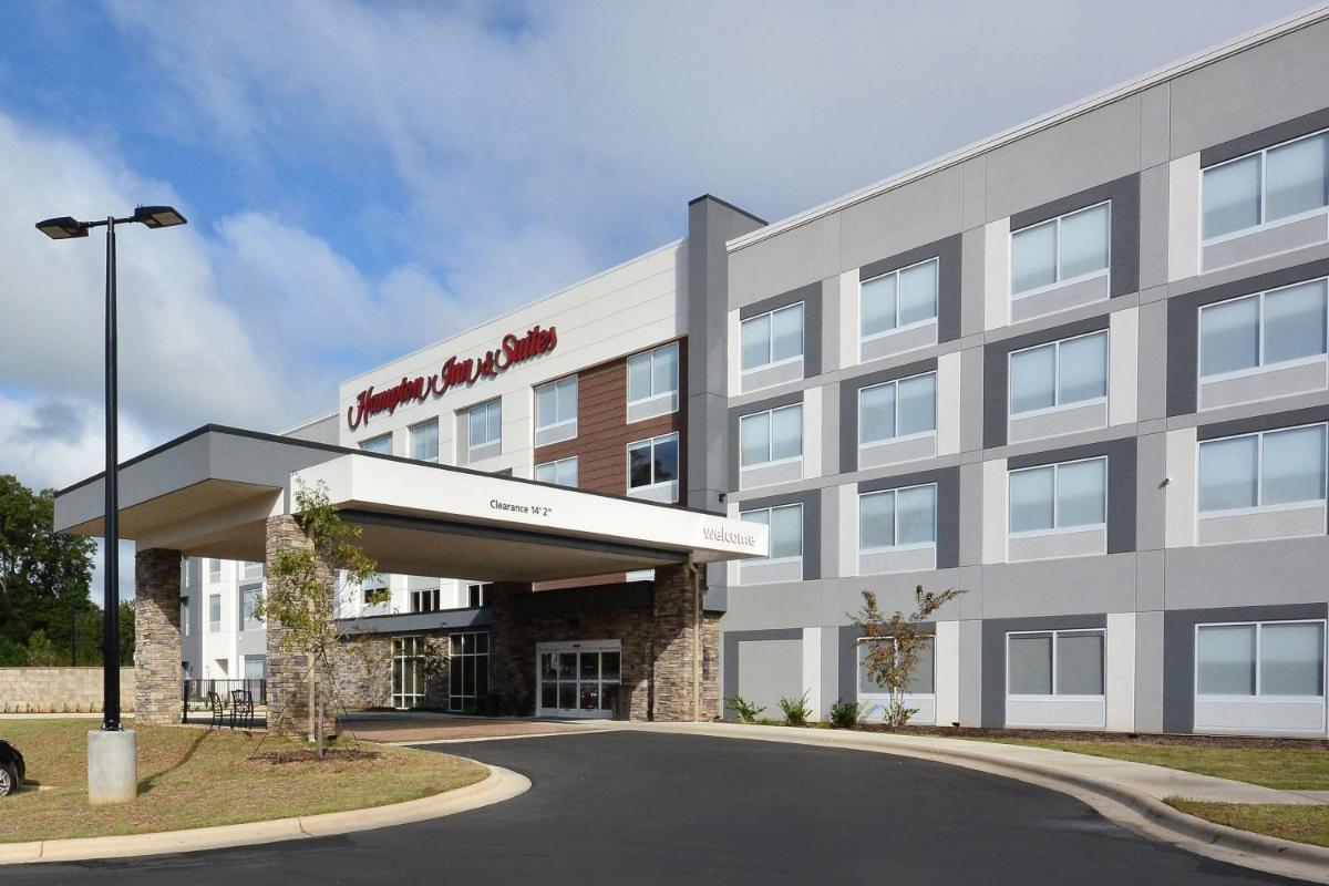 Hampton Inn & Suites Charlotte Northlake - main image