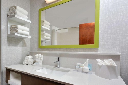 Hampton Inn & Suites Charlotte Northlake - image 19