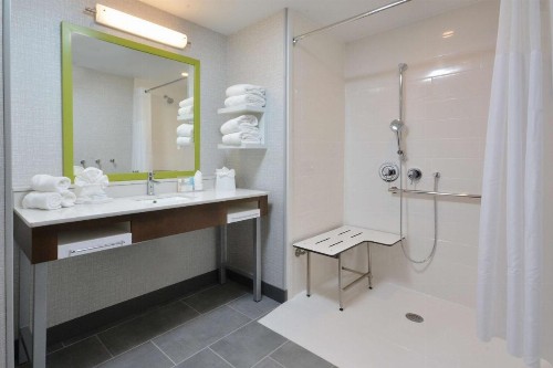 Hampton Inn & Suites Charlotte Northlake - image 22