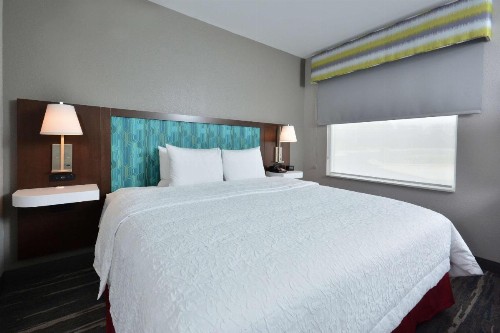 Hampton Inn & Suites Charlotte Northlake - image 26