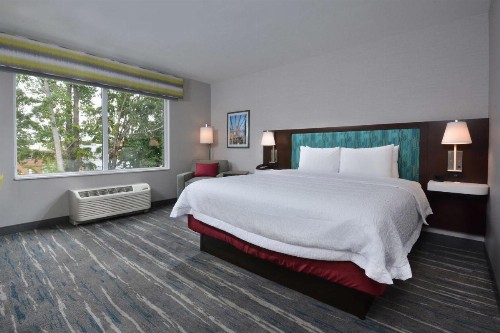 Hampton Inn & Suites Charlotte Northlake - image 29