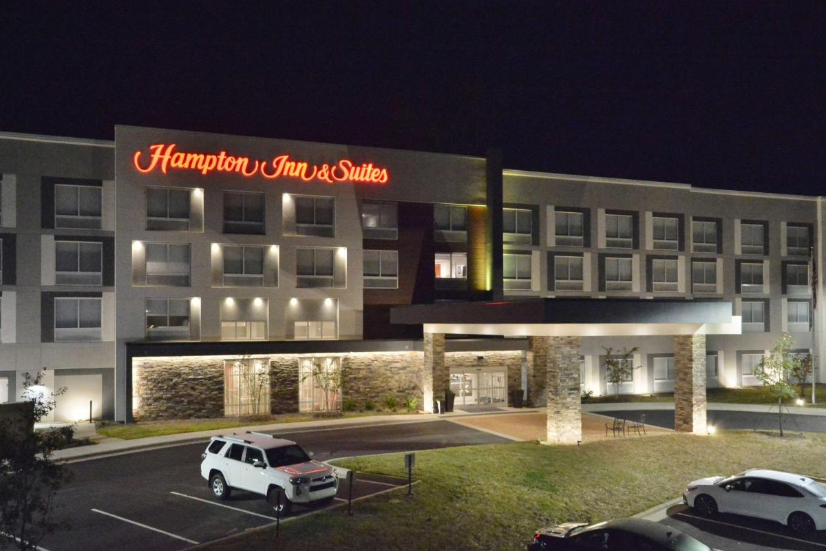 Hampton Inn & Suites Charlotte Northlake - image 3