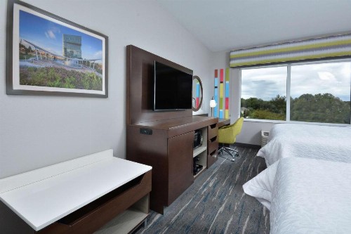 Hampton Inn & Suites Charlotte Northlake - image 32