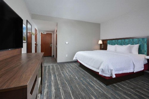 Hampton Inn & Suites Charlotte Northlake - image 40