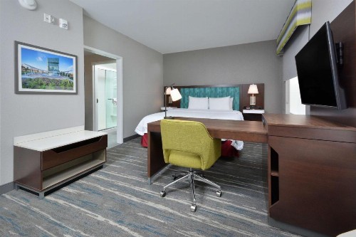 Hampton Inn & Suites Charlotte Northlake - image 43