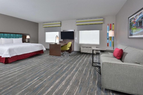 Hampton Inn & Suites Charlotte Northlake - image 46