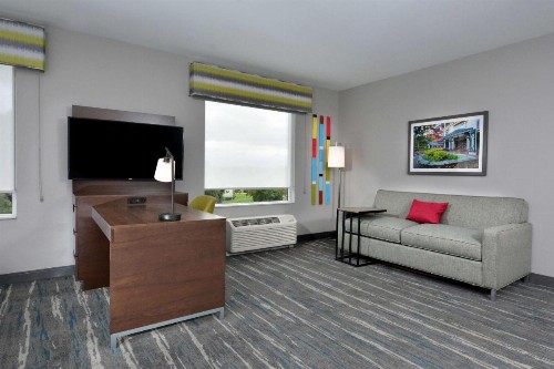 Hampton Inn & Suites Charlotte Northlake - image 49