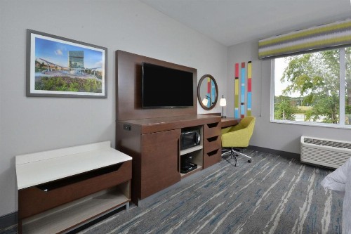Hampton Inn & Suites Charlotte Northlake - image 50