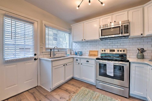 Quiet Modern Farmhouse 4 Mi to Downtown - image 10