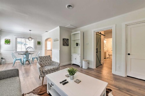 Quiet Modern Farmhouse 4 Mi to Downtown - image 6