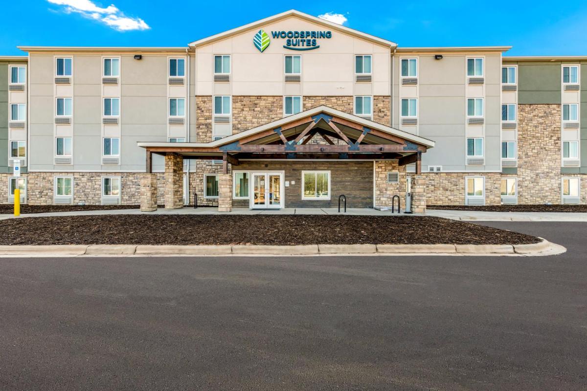 WoodSpring Suites Charlotte - University Research Park - image 3