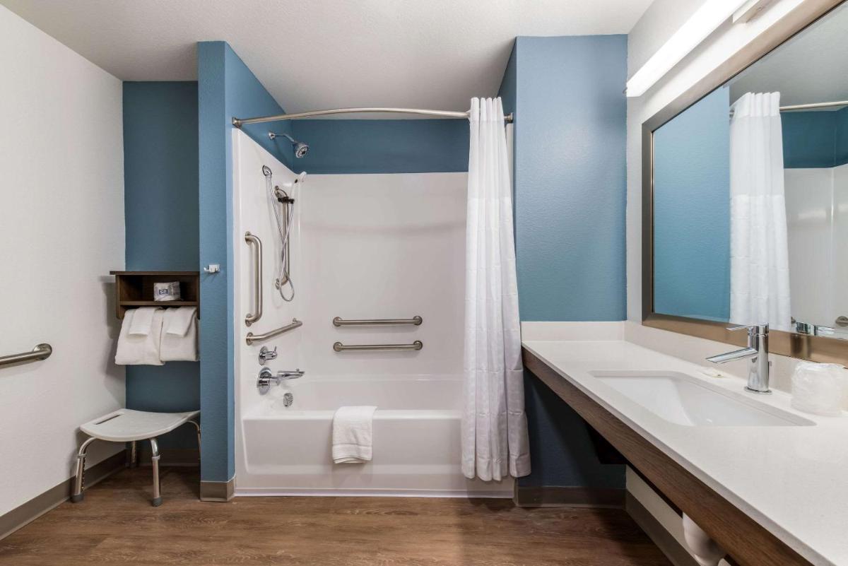 WoodSpring Suites Charlotte - University Research Park - image 4